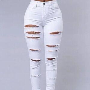 NWT Chic White Ripped Skinny Jeans